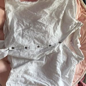 A white flower flannel